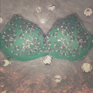 Beautiful Seafoam Green Victoria Secret Push Bra💕